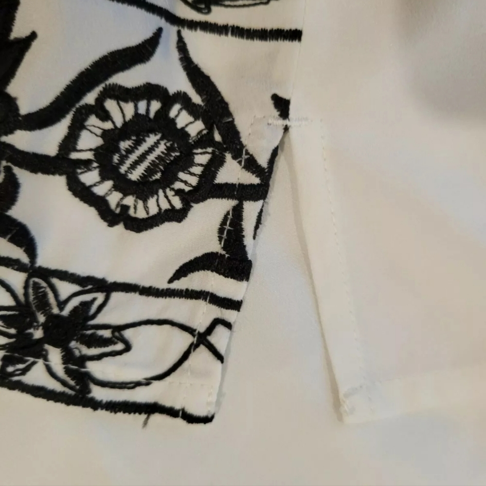 Soft Surroundings white & black embroidered pullover cotton top S - Picture 6 of 9
